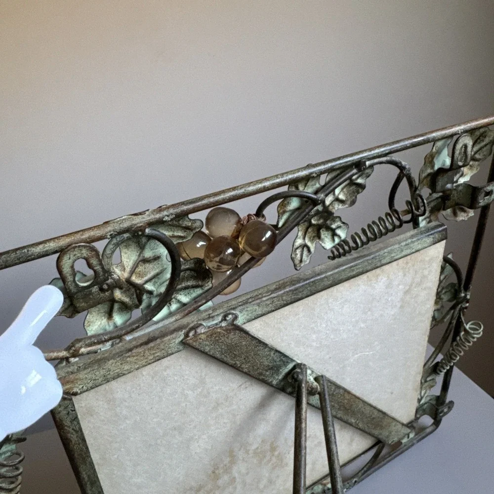 Vintage Verde Green Metal Ivy Leaf Grapes Photo Frame Fits 7.5